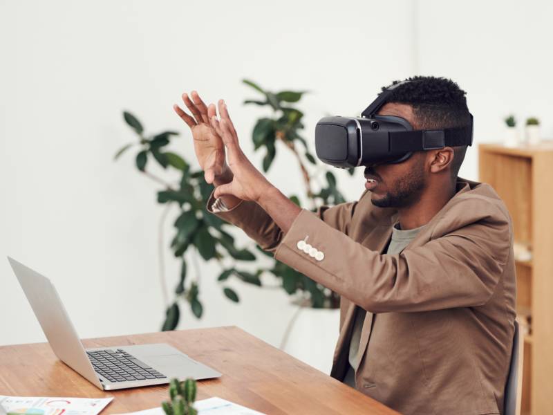 SXSW 2023 : le potentiel de la réalité virtuelle, promesses et dangers
