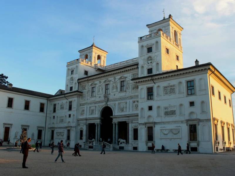 L’Académie de France à Rome – Villa Médicis annonce la création de la Résidence Médicis Mode en partenariat avec l’Institut Français de la Mode et le DEFI dont les premiers lauréats sont Stéphane Ashpool et Prune Delon